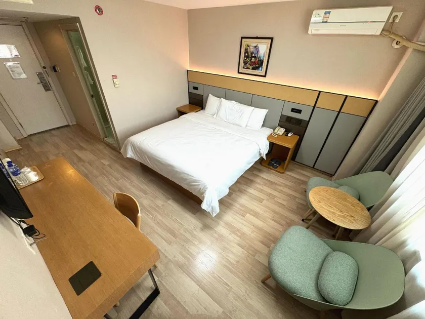Elan Hotel Hohht Railway Station - Image 1