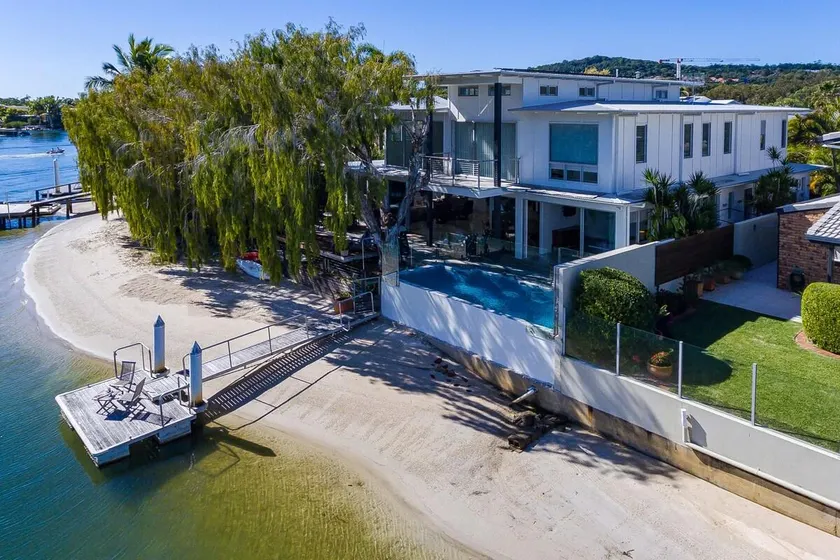 Waterfront Home - Jetty, inground pool - Image 1