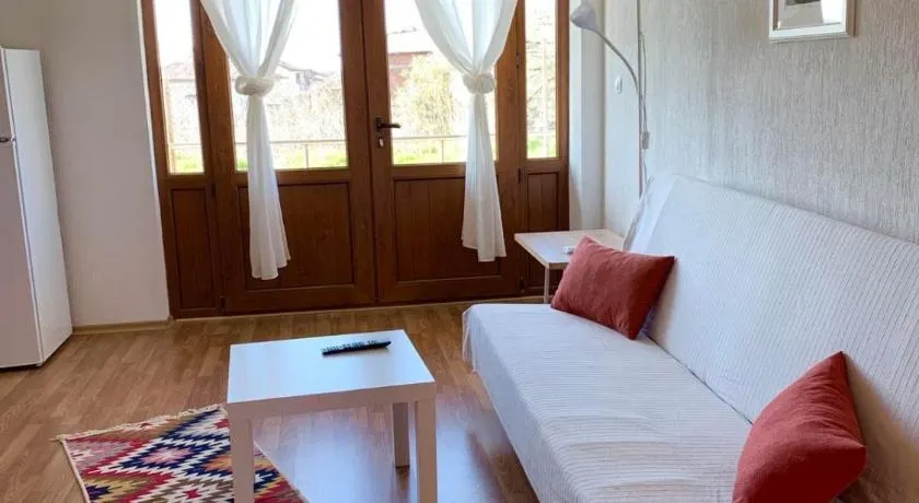 Sunny Home - Image 1