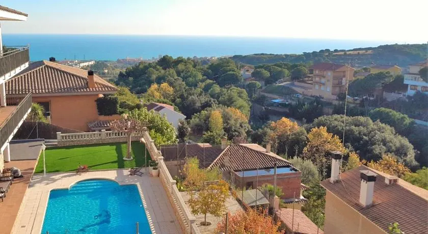 Villa Antonia; Vista al mar, jardín, piscina, barbacoa, 5 dormitorios - Image 1
