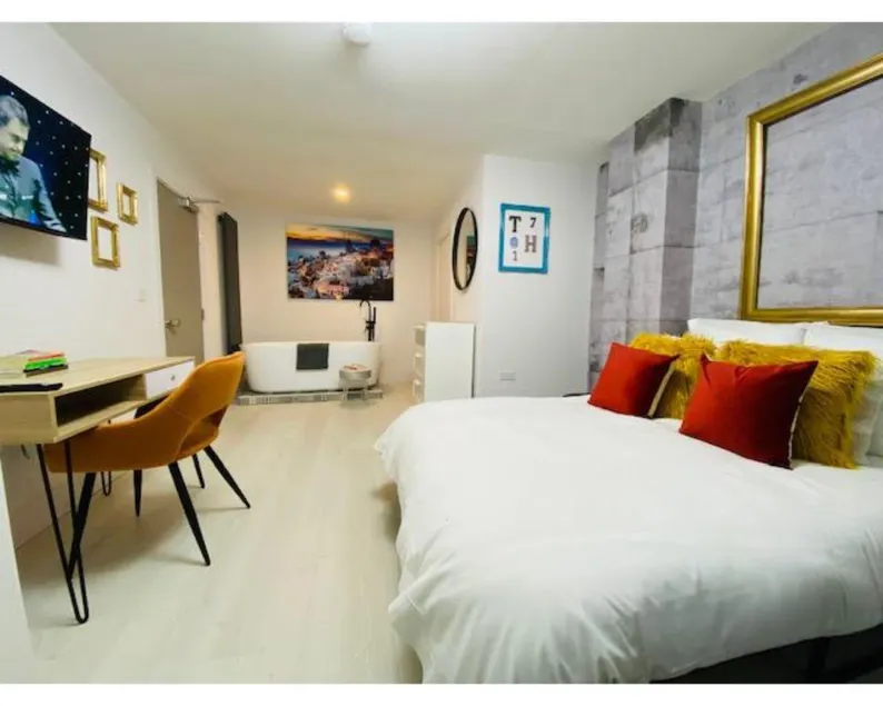 Townhouse PLUS @ Lower Beth Street Stoke - Image 1