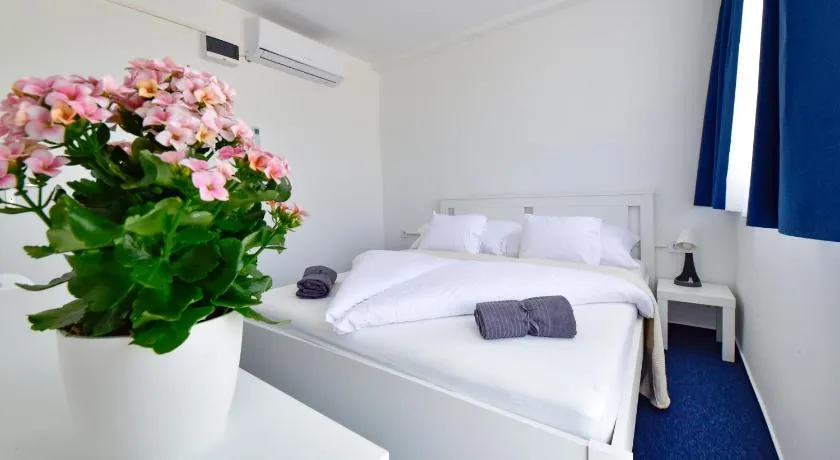 Zama Hotel - Image 1