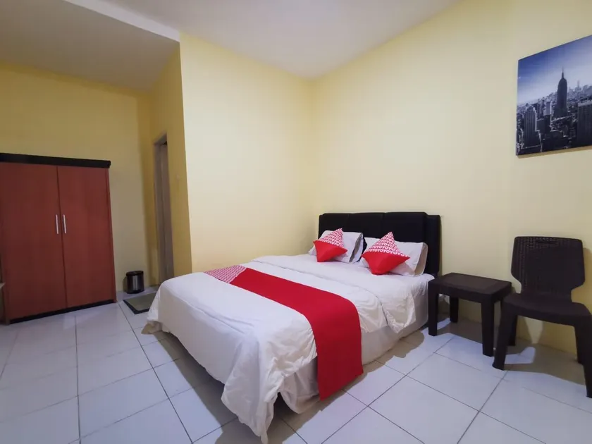 RedDoorz at HSP Guest House Samarinda - Image 1