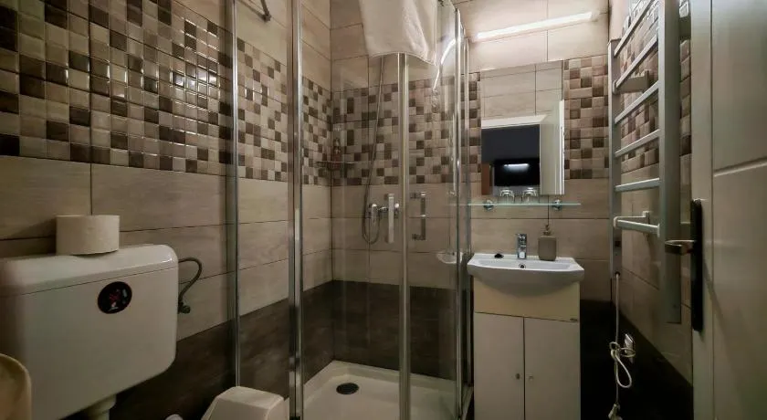 Menta Rooms & Bar - Image 1