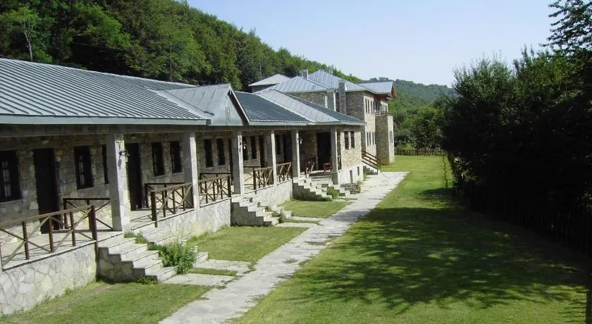 Manis Hotel - Image 1