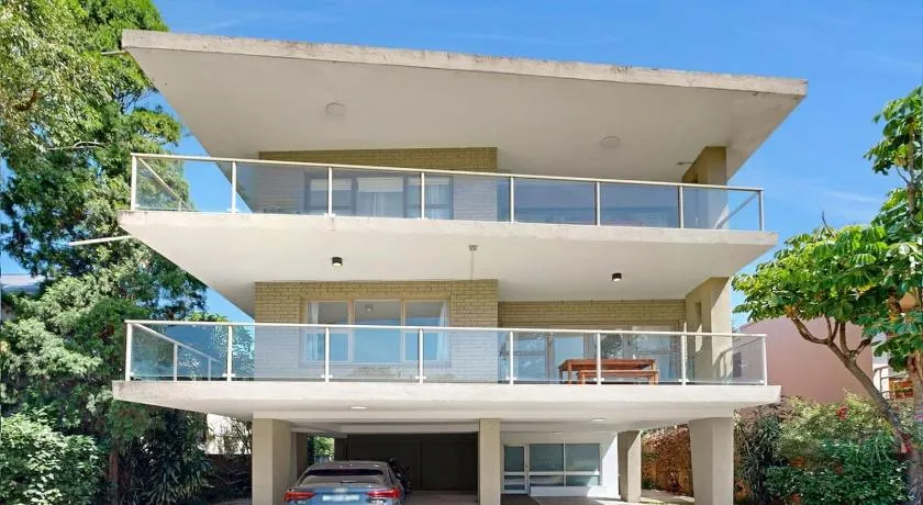Harbour Side Retreat - Image 1