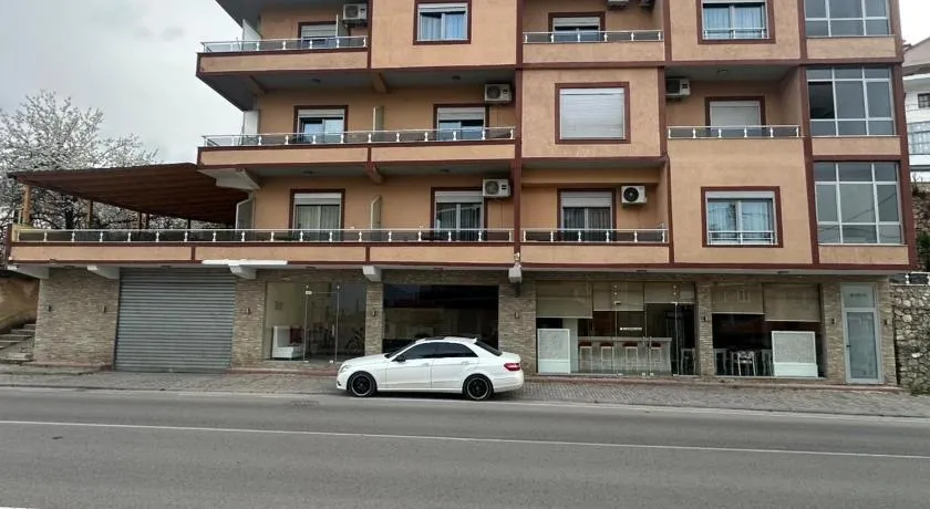 Hotel Yjet - Image 1