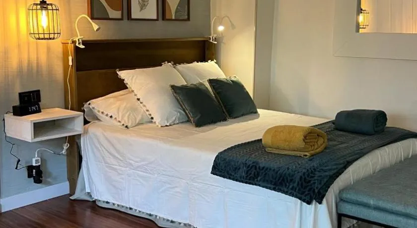 Apartamento independiente Suite - Recién reformado y parking gratis - Image 1