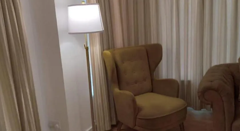 Luxe Apartment in Maida Vale - Image 1