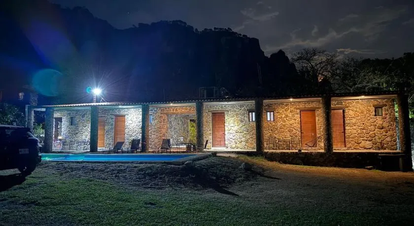 Casa de Piedra Meztitla - Image 1