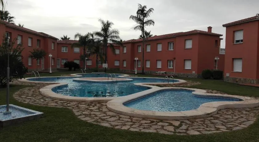 Apartamento entero 3 Habitaciones CLUB SEVILLA III - Image 1