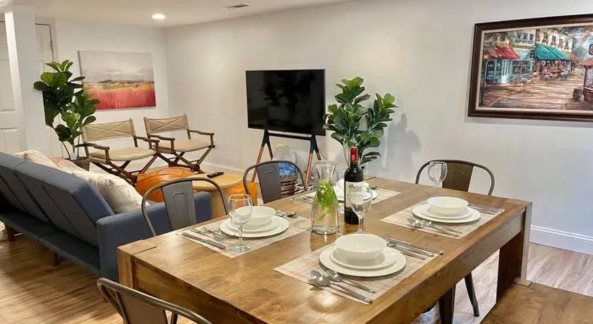 Upscale, Brand New, Full Kitchen, 2-Bedroom Apt - Image 1