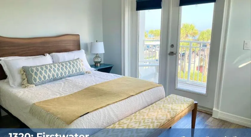 Be A Nomad - Oceanview Townhouse 100 Yrds to Jacksonville Beach - Sleeps 4 - Image 1