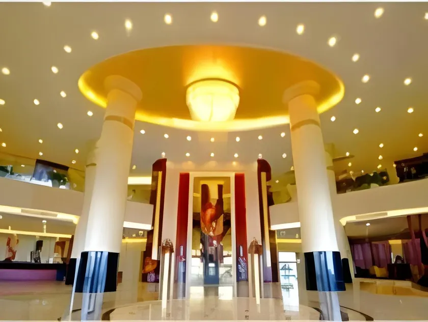 Wuhan Newport International Hotel - Image 1
