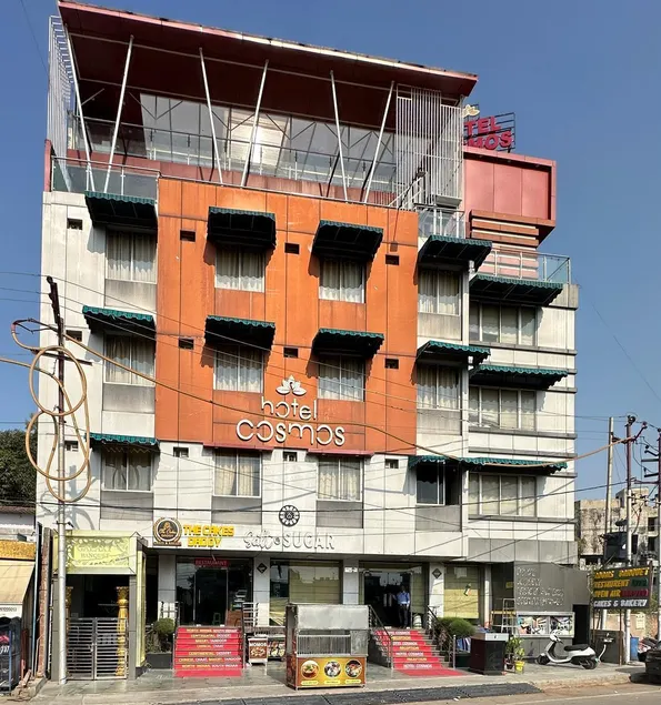 Hotel Cosmos - Image 1