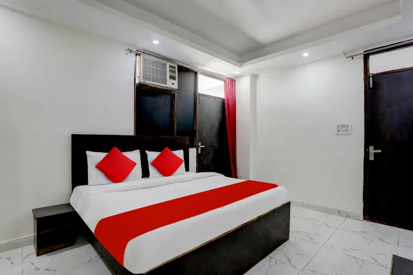 Hotel O Ap Royal - Image 1