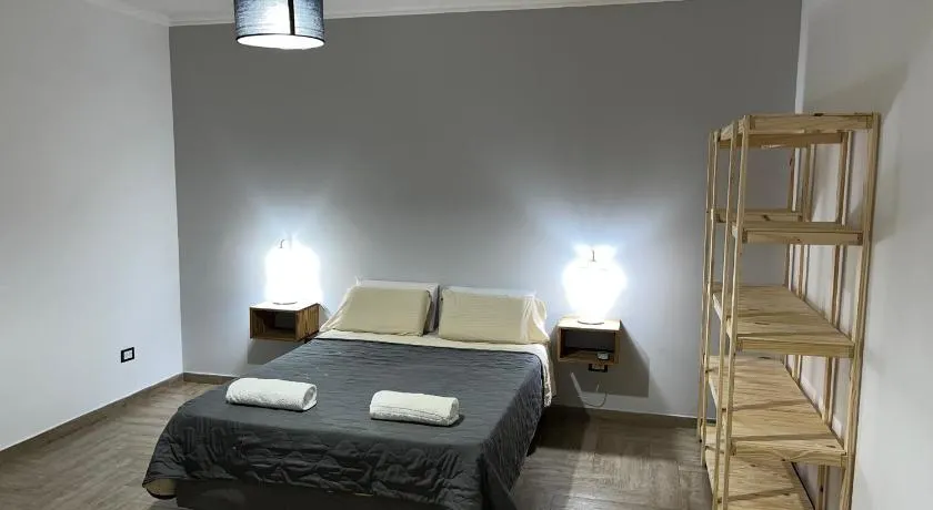 Travel Suites MG Céntrico - Airport 15 min - Clínica MG - Parking Ezeiza - Image 1