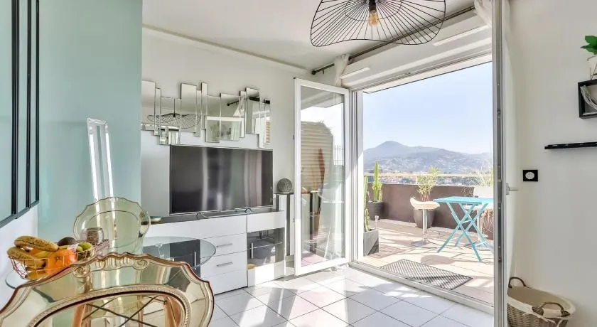 Heidi Braesch Apartment - Image 1