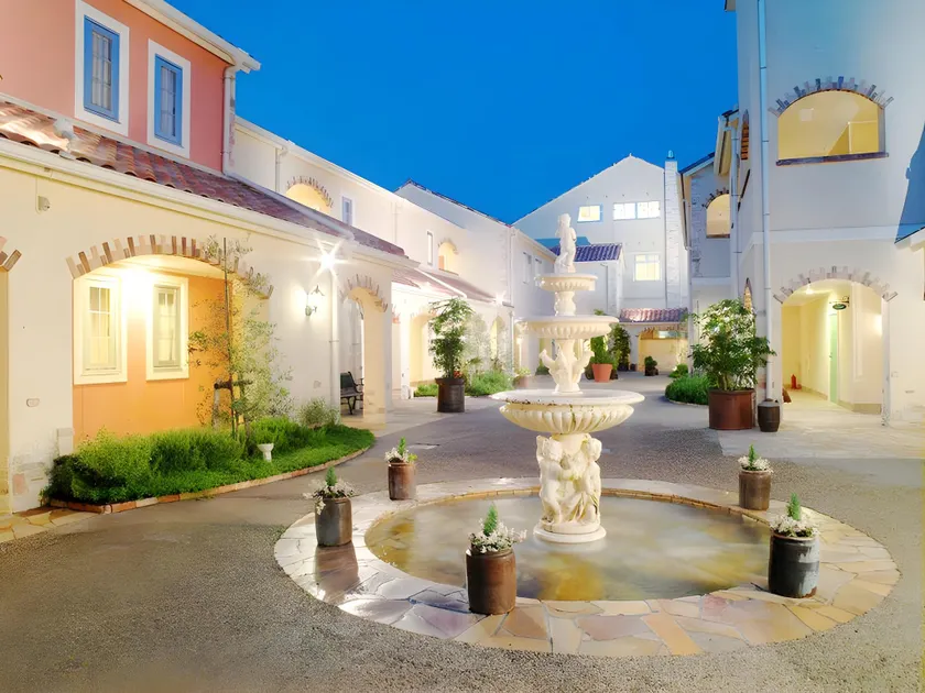 Yoroonsen Yusennosato Hotel Nadeshiko - Image 1