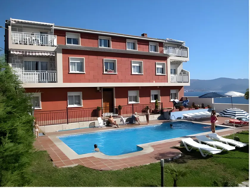 Apartamentos Sinás Playa - Image 1
