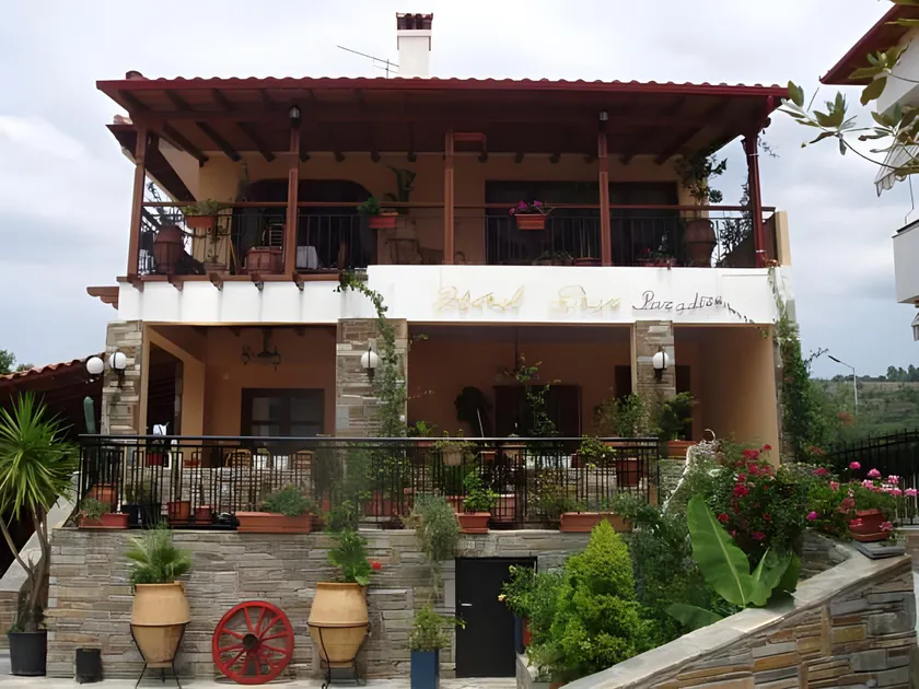 Star Paradise Hotel - Image 1