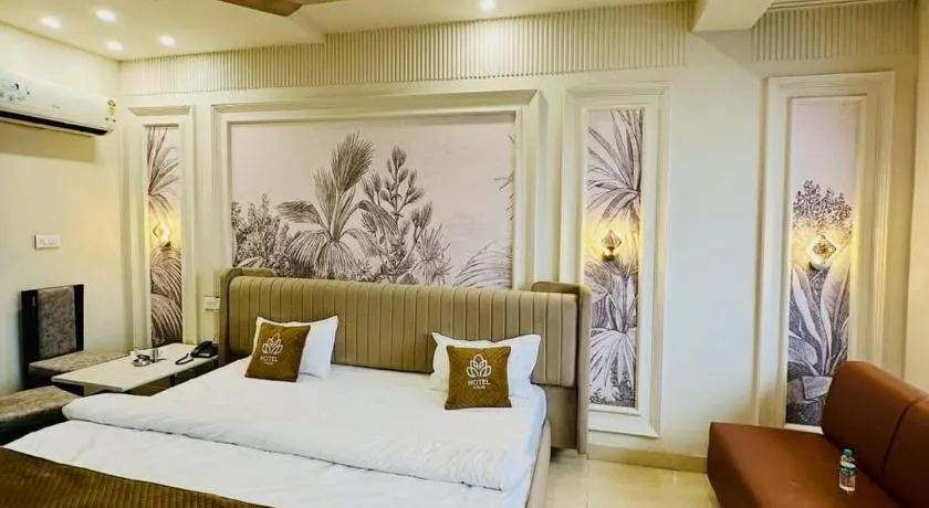 Hotel H Plus - Image 1