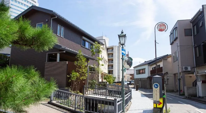 KIKI HOTEL - Image 1