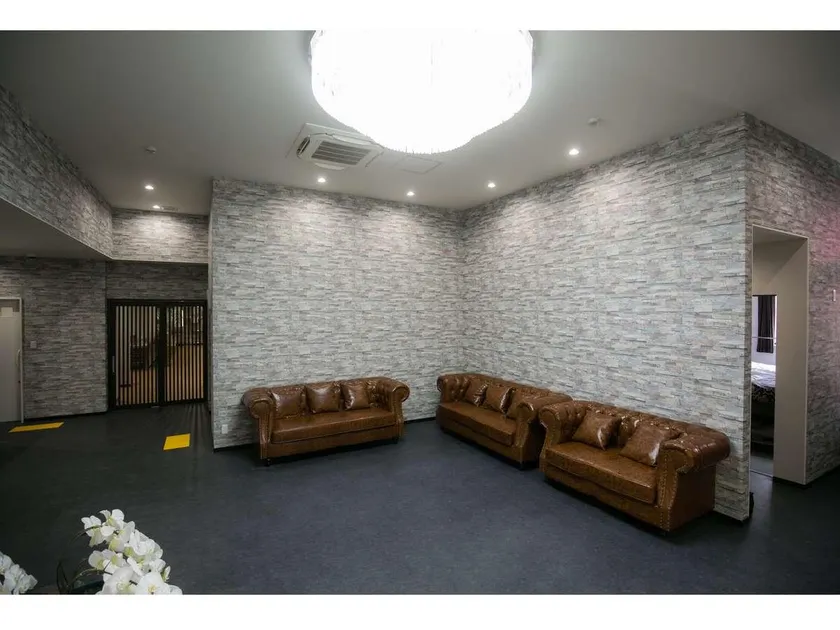 Holiday Pearl Hotel - Image 1