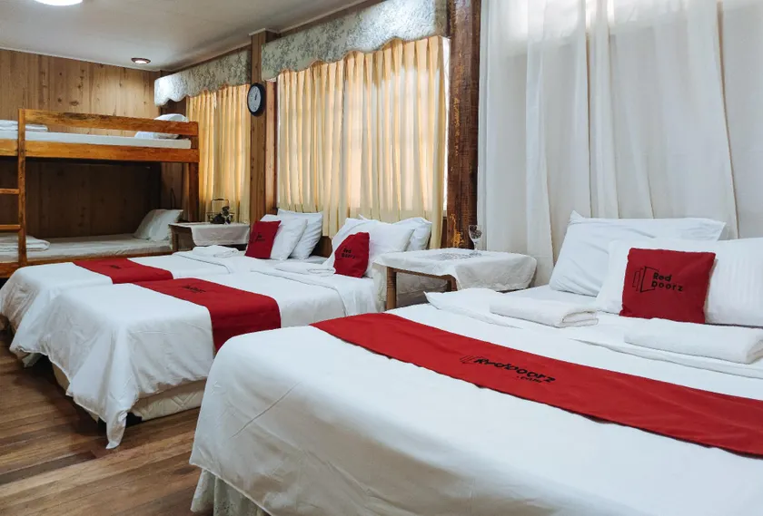 RedDoorz @ Monterrazas Village Homestay Baguio - Image 1