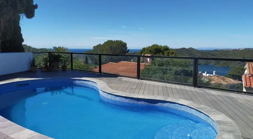 Holiday villa with private pool and amazing views - Image 1