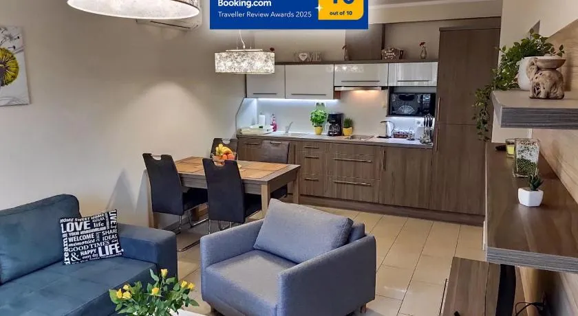 Holiday Apartman - Image 1