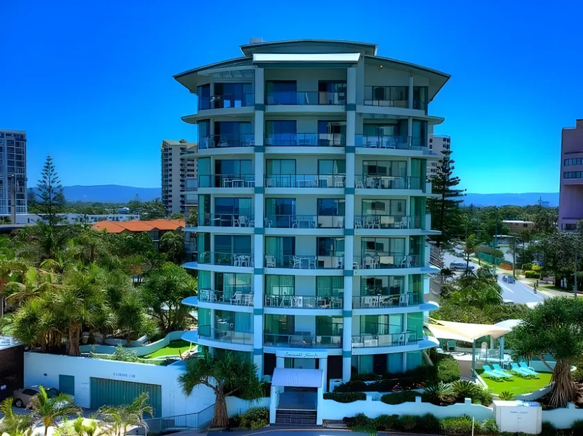 Emerald Sands Holiday Apartments Gold Coast - Image 1