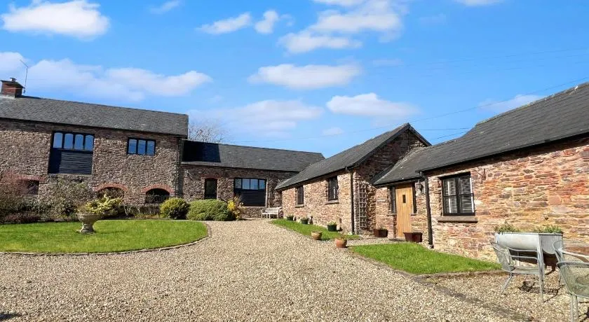 The Barn at Rainsbury House Upton - Image 1