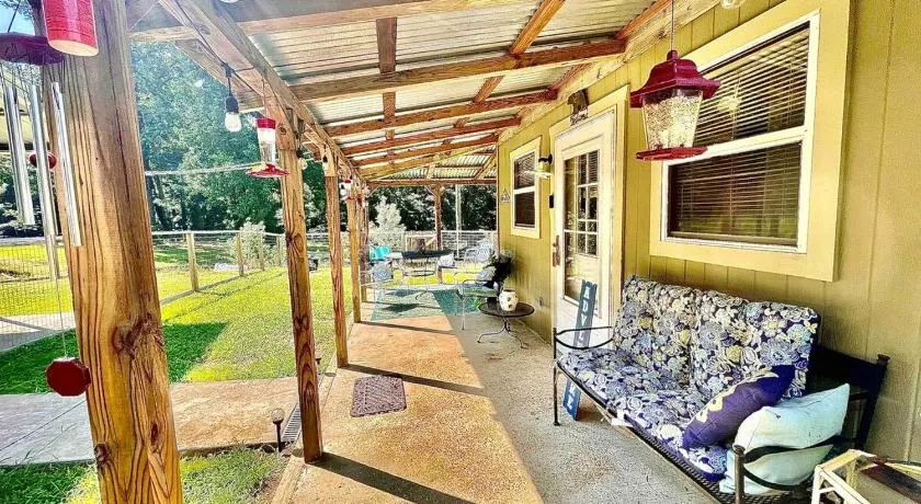 Sardis Lake - Tiny Studio Cabin - Image 1