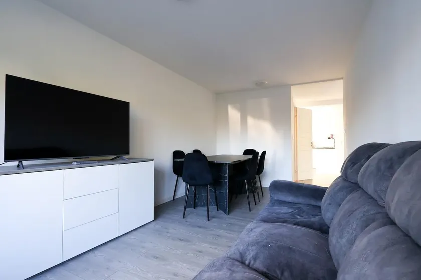 4BR • Parking • 7 Guests - Image 1