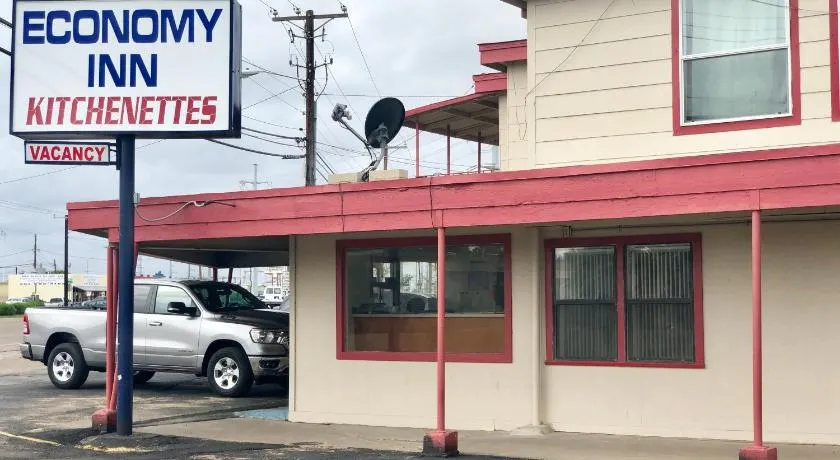 Economy Inn - Image 1