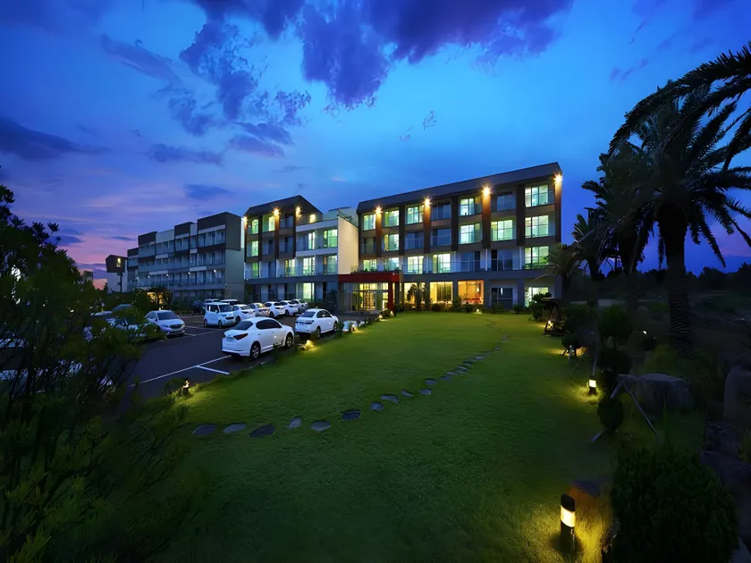 Jeju Arumdaun Resort - Image 1