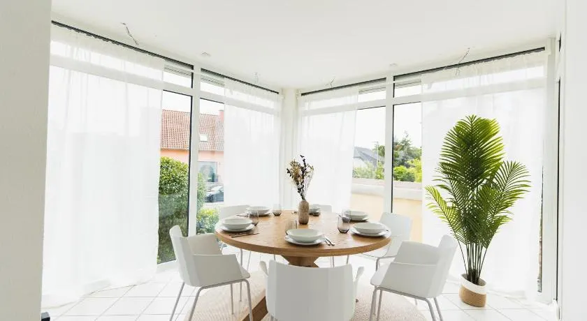 Appartment in den Weinbergen bei Mainz - mit 2x Doppelzimmern, 1x großes Wohnzimmer, Bad & Küche - Image 1