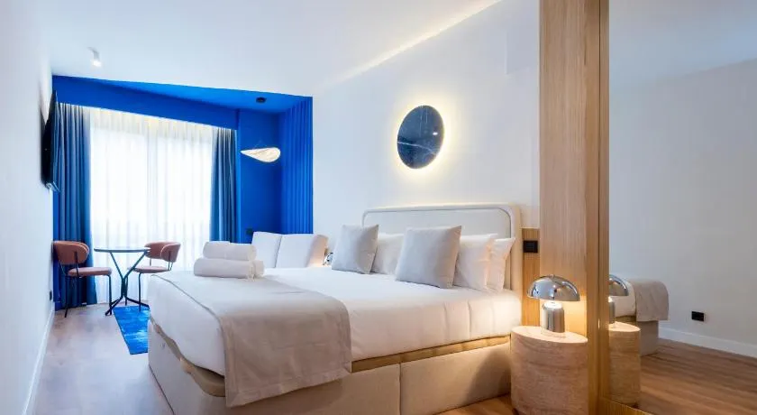 Iconic Suites - Image 1