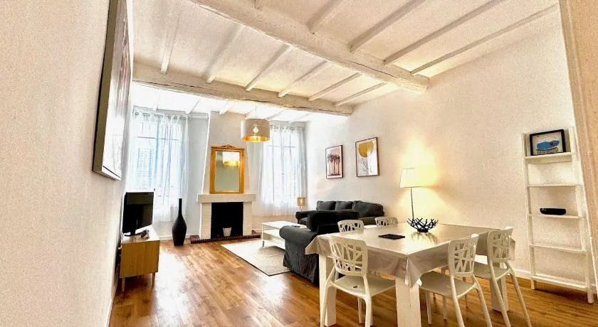 ApartHotel Riviera - Maison de la Poissonnerie - Vieille Ville - Grand Appartement 3 piece AC - 5min de la Promenade des Anglais - Image 1