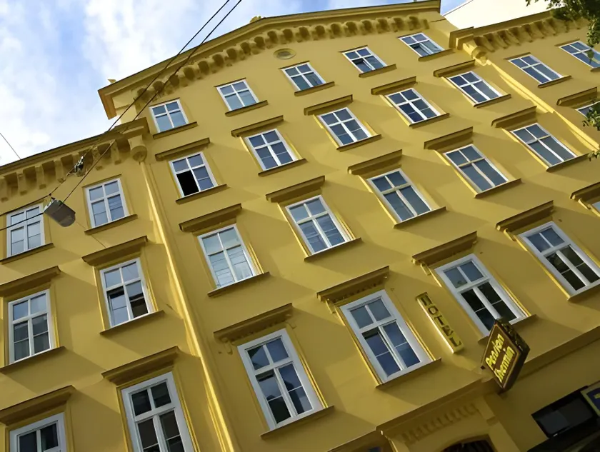 Saint SHERMIN bed breakfast & champagne - Image 1