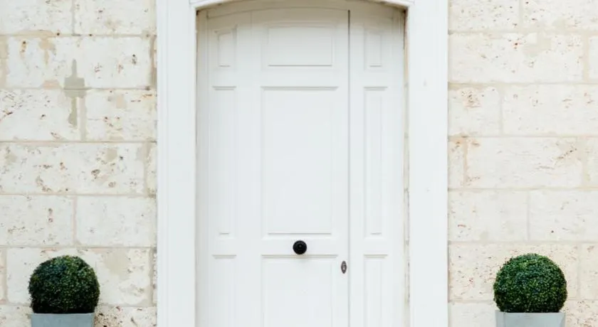 Maison Ailleurs - Image 1