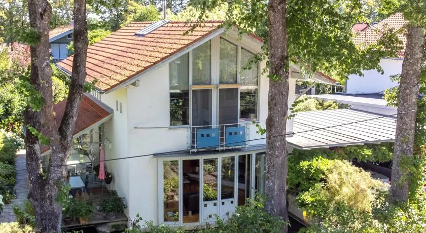 25 Min to the Center - 220 m2 Artist's House Villa South of Munich - Image 1