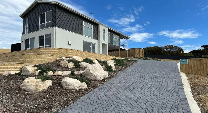 Seaview Escape - Your Luxury Kangaroo Island Break - Image 1
