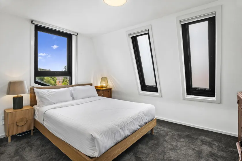 Comfortable 2 Bed Stay with Parking - Image 1