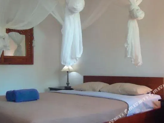 Cafe Locca Hostel Bali - Image 1