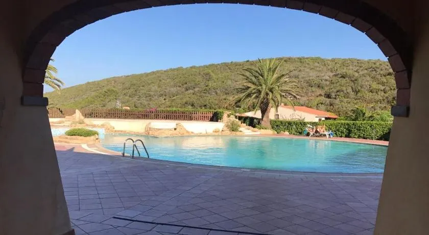 Baragge Hill& Summer Pool - Image 1