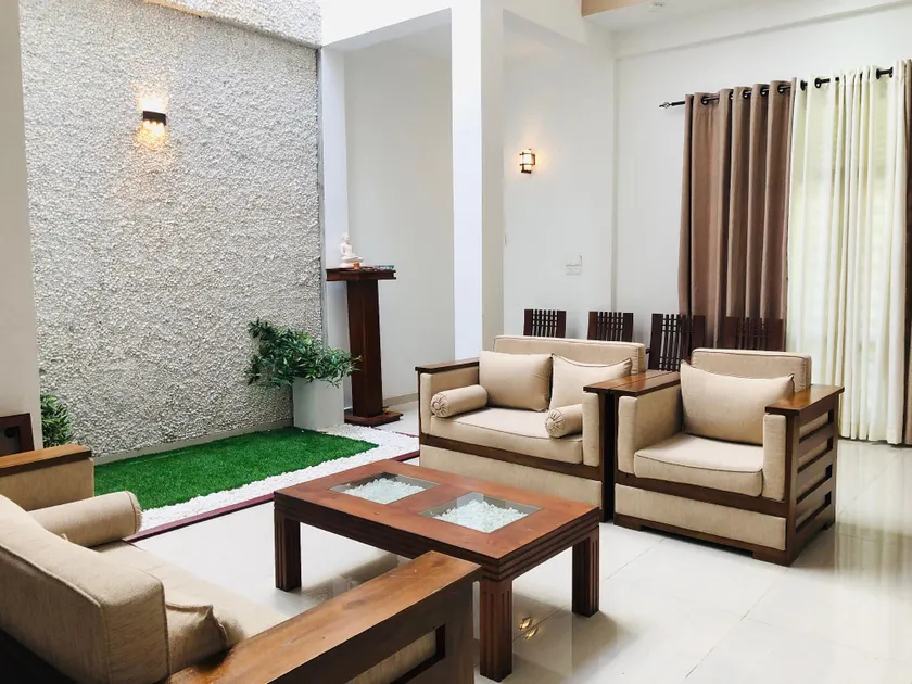 White Square Home-stay - Image 1