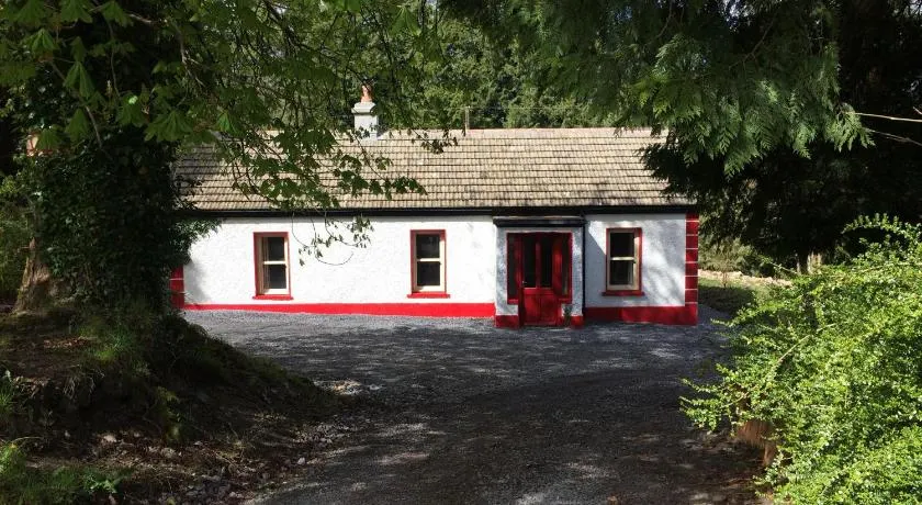Carrickamore Cottage - Image 1