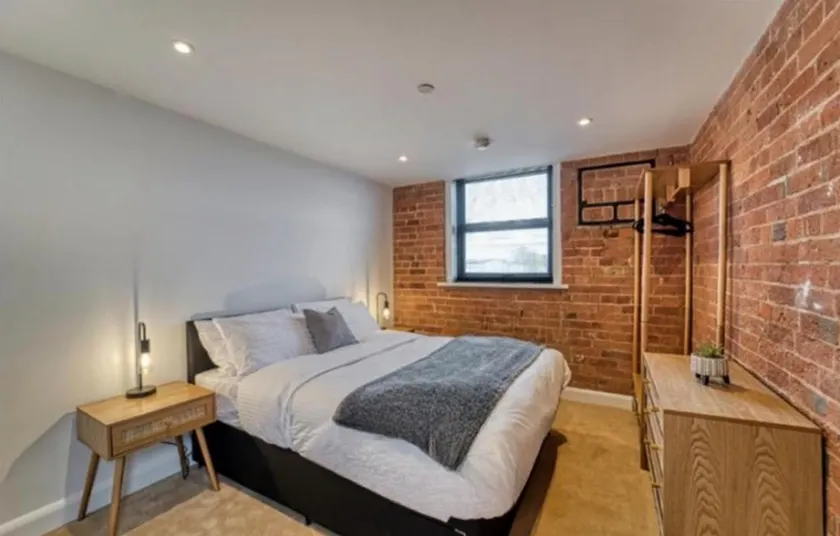 Stay @ 52 The Maltings, Burton on Trent - Image 1